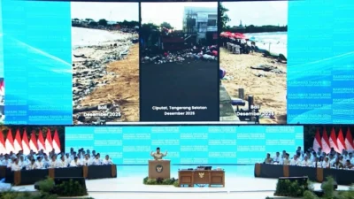 "Presiden Prabowo menegur keras Gubernur dan Bupati Bali di Rakornas 2026 soal sampah. Pusat ancam ambil alih wewenang dan kerahkan TNI jika Pemda gagal."