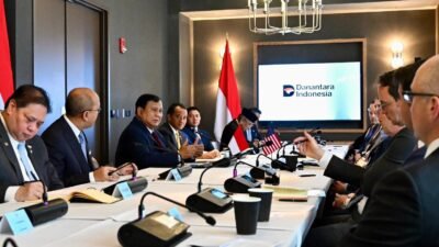 Presiden Prabowo Subianto memimpin pertemuan dengan 12 CEO perusahaan investasi besar Amerika Serikat di Washington D.C. (Dok. HO/Faktakalbar.id)
