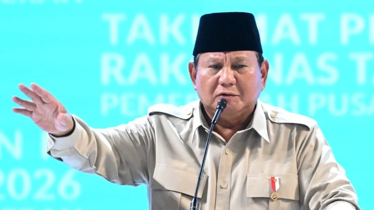 "Presiden Prabowo menegaskan kepemimpinan adalah pengabdian dalam Rakornas 2026. Ia mengingatkan pejabat pusat dan daerah untuk tidak mementingkan diri sendiri."