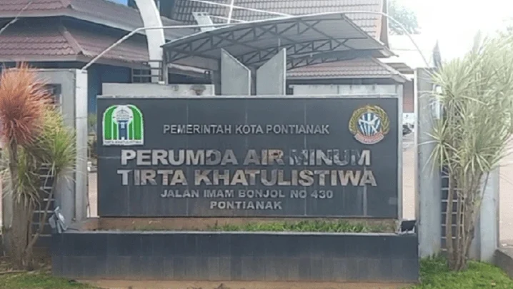 "Perumda Tirta Khatulistiwa hadirkan promo awal tahun 2026 dengan metode cicilan pembayaran air. Simak syarat, cara pengajuan lewat aplikasi SimpaTIK, dan manfaatnya. "