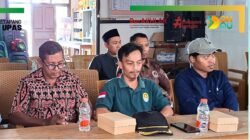 Rapat koordinasi tim kerja GARDA ATS Kecamatan Air Upas di Aula Kantor Camat Air Upas. (Dok. HO/Faktakalbar.id)