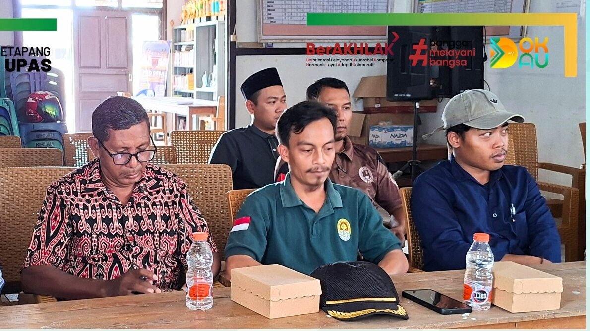 Rapat koordinasi tim kerja GARDA ATS Kecamatan Air Upas di Aula Kantor Camat Air Upas. (Dok. HO/Faktakalbar.id)
