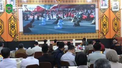 Suasana Rapat Koordinasi Lintas Sektoral pengamanan Imlek dan Cap Go Meh 2026 di Aula Polres Singkawang yang dihadiri Wali Kota Tjhai Chui Mie. (Dok. HO/Faktakalbar.id)