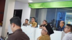 Wali Kota Pontianak Edi Rusdi Kamtono memimpin rapat High Level Meeting TPID untuk membahas pengendalian inflasi di Kota Pontianak pada 9 Februari 2026. (Dok. HO/Faktakalbar.id)