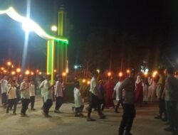 Sambut Ramadhan 1447 H, Ratusan Warga Meliau Gelar Pawai Obor