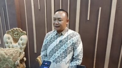 "Genap satu tahun memimpin Ketapang, Bupati Alexander Wilyo soroti pentingnya kolaborasi lintas sektor di tengah dinamika daerah. Simak tantangan dan arah kebijakan ke depan."