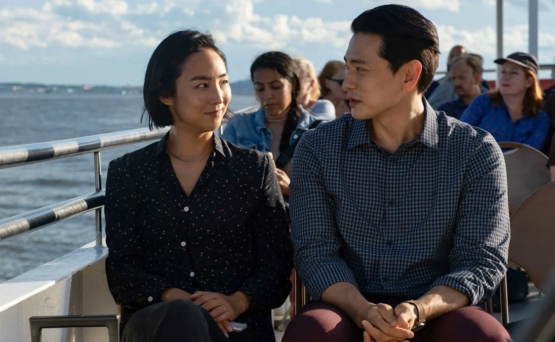 "Rayakan Valentine dengan 5 film penuh kasih sayang ini. Dari drakor Our Universe hingga film klasik yang menyentuh hati, temukan tontonan terbaik di sini."