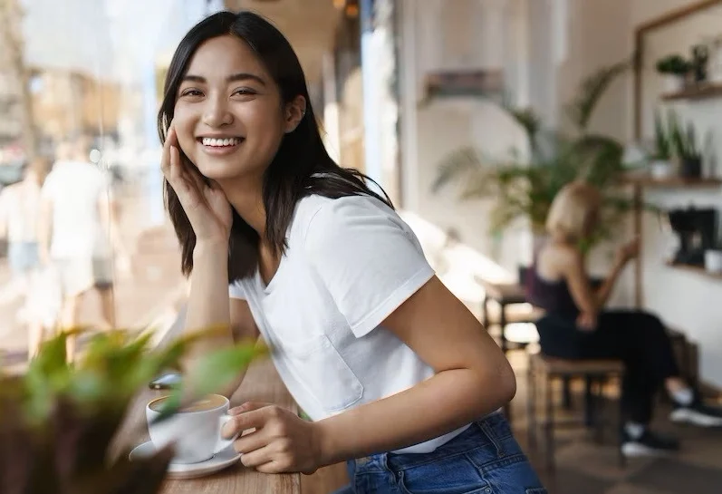 "Mengapa saat hati senang kerja jadi lebih produktif? Simak penjelasan ilmiah tentang peran dopamin dan serotonin dalam meningkatkan performa kerja di sini."