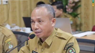 Sekretaris Daerah Kabupaten Ketapang, Repalianto, memimpin rapat koordinasi rencana pembangunan Lapas baru secara daring di Ruang Vicon Kantor Bupati. (Dok. HO/Faktakalbar.id)