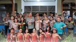 Wakil Menteri Pendidikan Fajar Riza Ul Haq meresmikan perbaikan sekolah di Bengkayang. Pemerintah pusat berkomitmen bangun fasilitas layak di perbatasan. (Dok: Prokopim Bengkayang)