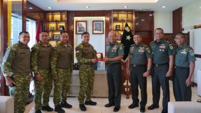Pertemuan strategis antara petinggi TNI AD di Jayapura dalam rangka evaluasi dan serah terima estafet dukungan program ketahanan pangan nasional di wilayah Papua.