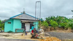 "Program TMMD 127 Sintang fokus bangun sumur bor untuk atasi krisis air bersih warga desa saat kemarau. Simak urgensi infrastruktur air bersih di pedalaman Kalbar. "