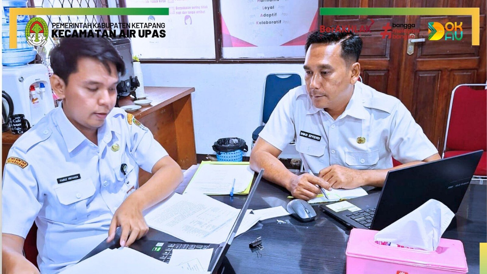 Staf Kantor Camat Air Upas, Iwan Efendi, saat mengikuti asistensi penyusunan Laporan Kinerja Instansi Pemerintah (LKJIP) di Setda Ketapang. (Dok. HO/Faktakalbar.id)