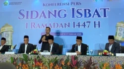 Menteri Agama Nasaruddin Umar saat memimpin jalannya konferensi pers hasil sidang isbat penetapan awal puasa Ramadhan 1447 Hijriah di Jakarta.