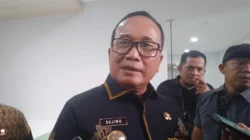 "Bupati Kubu Raya Sujiwo siapkan insentif Rp10 juta/bulan untuk dokter spesialis dan tunjangan khusus daerah terpencil di RSUD TBSI. Simak rincian lengkapnya di sini."