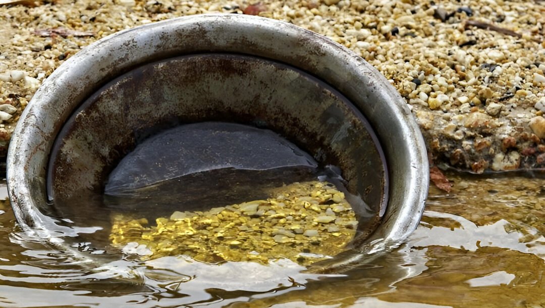 Ilustrasi - Kejaksaan Negeri Ketapang resmi menahan WNA China, Liu Xiaodong. Tersangka kasus tambang emas ilegal ini terancam hukuman 15 tahun penjara. (Dok. Ist)