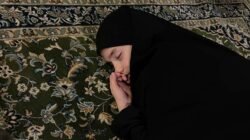 Panduan mengatur jam istirahat selama bulan Ramadan agar tubuh tetap segar dan produktif meski harus bangun dini hari untuk makan sahur. (Dok. Ist)