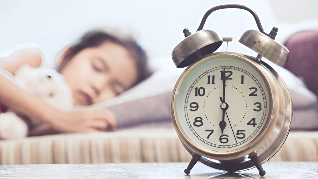 Ilustrasi - Perubahan jadwal bangun tidur untuk keperluan sahur sering kali merusak ritme istirahat dan memicu rasa kantuk yang hebat pada siang hari. (Dok. Ist)