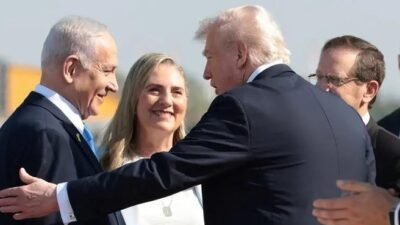 "Donald Trump mendesak Presiden Israel Isaac Herzog untuk memberikan amnesti bagi Benjamin Netanyahu atas kasus suap. Trump sebut penolakan tersebut memalukan."