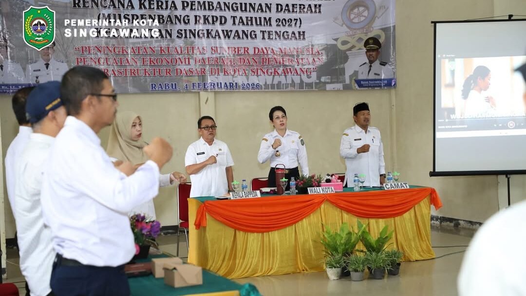 Wali Kota Singkawang Tjhai Chui Mie membuka secara resmi Musrenbang RKPD Tahun 2027 Tingkat Kecamatan Singkawang Tengah. (Dok. HO/Faktakalbar.id)