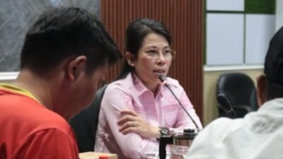 Wali Kota Singkawang, Tjhai Chui Mie, saat memberikan arahan dalam Rapat Pemantapan persiapan Imlek Cap Go Meh dan Ramadan Fair 2026 di Kantor Wali Kota. (Dok. Ist)