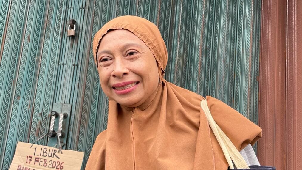 "Jelang puasa pertama, warga Pontianak keluhkan harga bumbu dapur di Pasar Flamboyan yang naik dua kali lipat. Simak pantauan harga bawang, cabai, dan gula terkini."