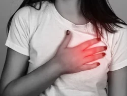 Waspada! Benarkah Asam Urat Tinggi Bisa Picu Serangan Jantung pada Perempuan?