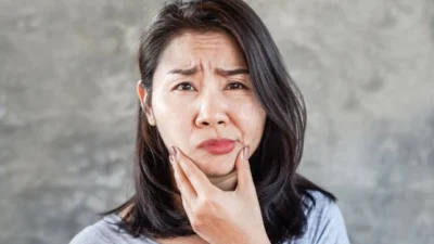 "Stroke kini bukan hanya penyakit orang tua. Simak penyebab stroke pada usia muda, gejala yang harus diwaspadai, dan tips pencegahannya di sini."