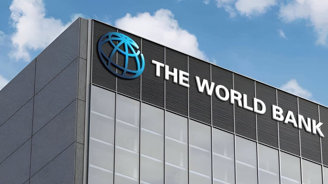 Ilustrasi - Bank Dunia sebut Indonesia sulit jadi negara maju karena masalah produktivitas dan sektor informal. Kontras dengan semangat era Prabowo, data ekonomi justru jadi peringatan keras. (Dok. Ist)