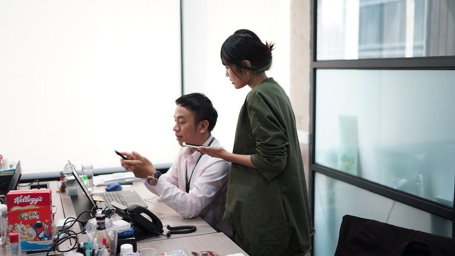 "Kembali produktif setelah libur panjang! Simak 3 tips sederhana mengembalikan semangat kerja, mulai dari mengatur prioritas hingga menjaga pola tidur."