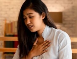 Tubuh Butuh Istirahat! Ini 4 Alasan Kenapa Saat Kelelahan dan Kurang Tidur Dada Terasa Sesak