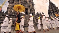 "Memahami makna di balik 4 pantangan saat Nyepi atau Catur Brata Penyepian. Simak ulasan mengenai aturan dilarang menyalakan api hingga larangan bepergian."