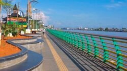 "Butuh liburan singkat? Simak 4 rekomendasi tempat micro-adventure di Kota Pontianak mulai dari Waterfront hingga Hutan Kota untuk menyegarkan pikiran Anda."