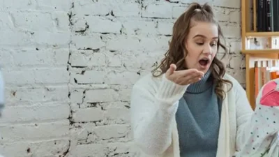 "Hadapi orang yang sok akrab dengan langkah tepat tanpa memicu konflik. Berikut 4 tips mengatasi rasa ilfeel dan menjaga batasan privasi Anda. "