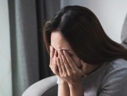 Tetap Elegan Saat Terpuruk, Ini 4 Tips Mengelola Sedih dan Kecewa Agar Tetap Keren