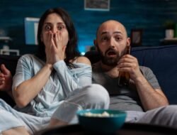 Suka Merinding? Ini 5 Hal Menyenangkan yang Kamu Dapatkan dari Nonton Film Horor