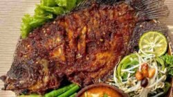 "Jaga kadar kolesterol tetap stabil selama Ramadhan dengan 5 pilihan menu buka puasa sehat ini. Hindari gorengan bersantan dan pilih sajian tinggi serat. "