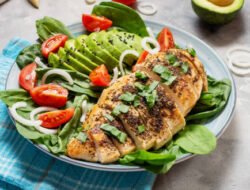 Makan Enak Hati Senang! Ini 5 Menu Makan Malam Peningkat Dopamin yang Tetap Sehat