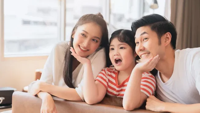 "Terapkan 5 pola asuh parenting ini sejak dini agar anak tumbuh menjadi pribadi yang bahagia, bermental tangguh, dan merasa cukup kasih sayang saat mereka dewasa kelak."