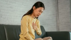 "Mengapa penyakit jantung kini banyak menyerang usia muda? Kenali 5 penyebab utamanya, mulai dari pola makan buruk hingga stres kronis yang sering diabaikan."