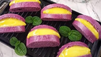 "Bingung mencari buah tangan untuk keluarga di kampung halaman? Simak 5 rekomendasi oleh-oleh khas Pontianak yang awet dan praktis dibawa saat perjalanan mudik."