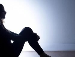 Sering Tidak Disadari, Ini 5 Tanda Kamu Orang yang Kesepian Secara Psikologis