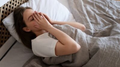 "Awali hari dengan energi positif! Simak 6 aktivitas pagi hari untuk mengatur mood, mulai dari hidrasi hingga praktik afirmasi agar hari Anda bebas stres."