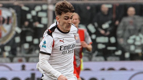 Cremonese vs AC Milan 0-2: Gol Telat Menangkan Rossoneri