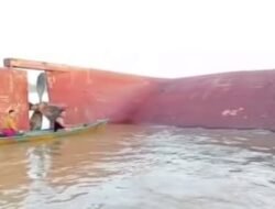 Kapal Penambang Pasir Terbalik di Sungai Kapuas, Tim SAR Buru Tiga ABK Tenggelam