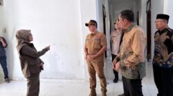 Kepala BNPB Letjen TNI Suharyanto saat meninjau langsung kondisi penyintas yang baru saja dipindahkan ke fasilitas BLK Gayo Lues.