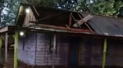 Kerusakan rumah warga Desa Saleh Mukti akibat angin kencang yang terjadi di Kabupaten Banyuasin, Sumatra Selatan, Rabu (11/3). (Dok. BPBD Kabupaten Banyuasin)