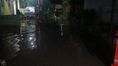 Kondisi banjir yang merendam jalan dan rumah warga di wilayah Kecamatan Pakis, Kabupaten Malang, Jawa Timur, pada Sabtu (28/2). (Dok. BPBD Provinsi Jawa Timur)