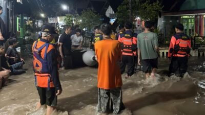 Kondisi banjir yang merendam permukiman warga di Kabupaten Pasuruan, pada Selasa (24/3). BPBD setempat telah melakukan penanganan darurat guna merespons dampak banjir tersebut. (Sumber foto: BPBD Kabupaten Pasuruan)