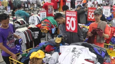 Menko Airlangga optimistis target pertumbuhan ekonomi nasional 5,5 persen di kuartal I-2026 tercapai berkat tingginya konsumsi masyarakat saat Ramadan.